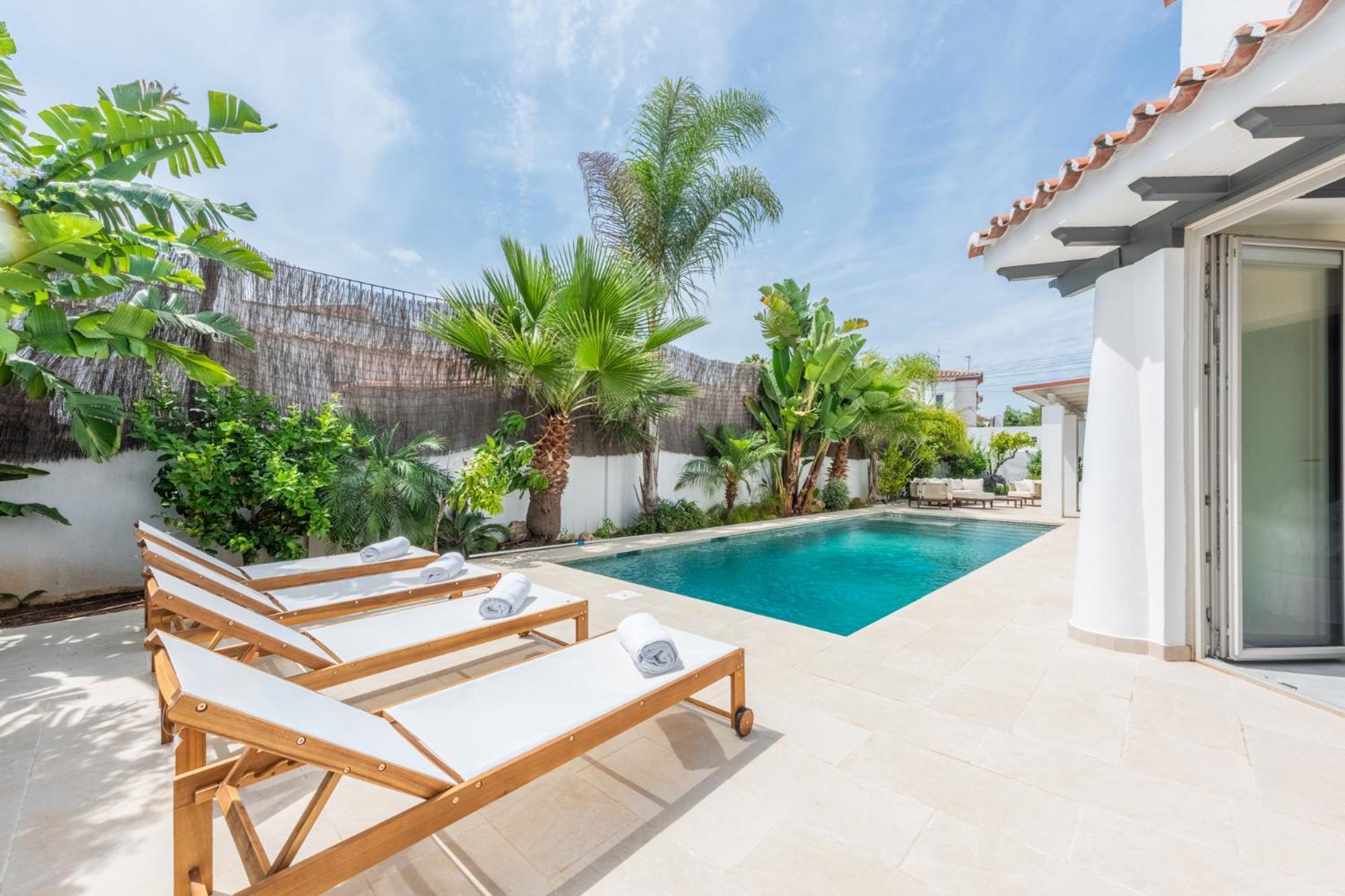Casa Belle Luxury Side *