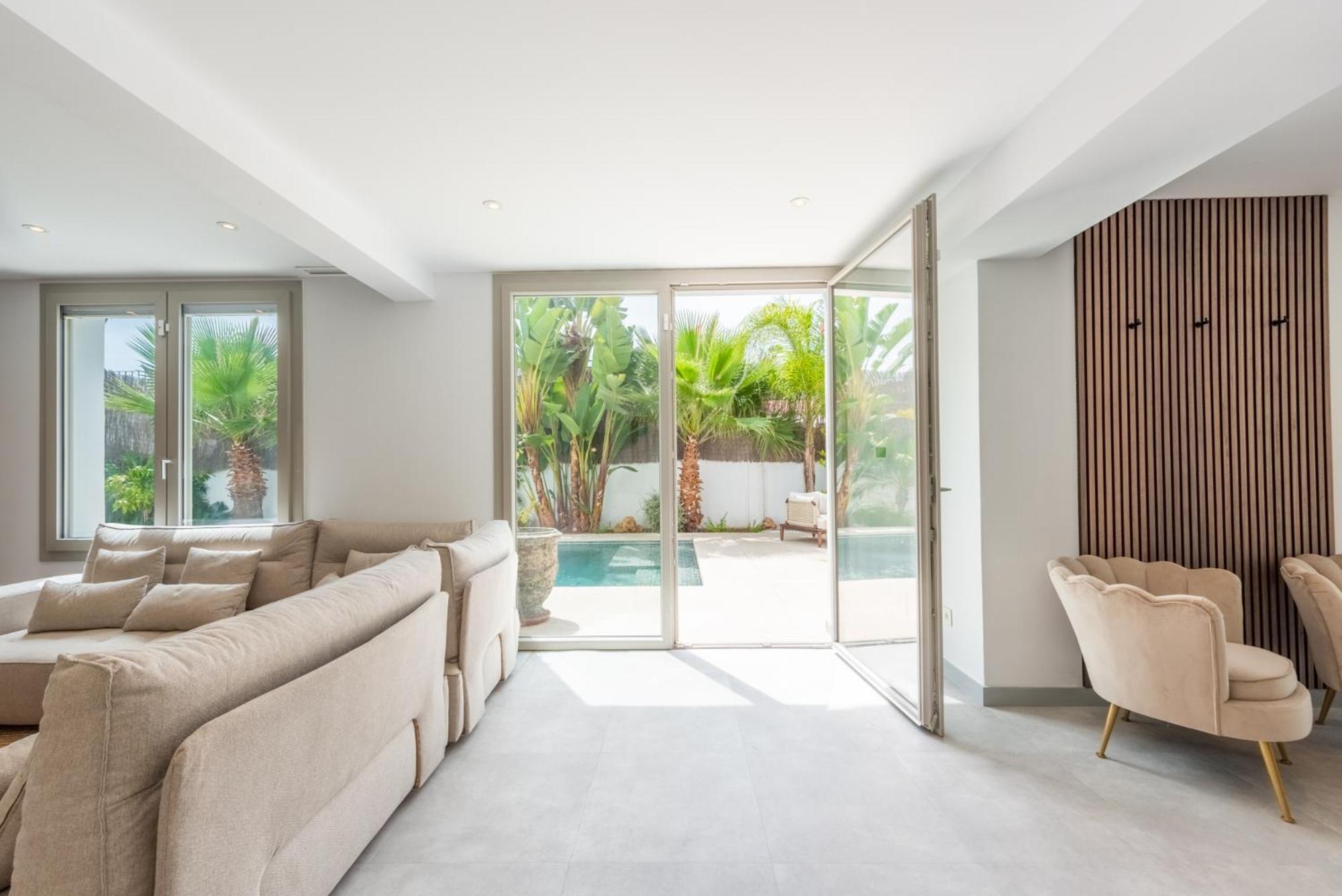 Casa Belle Luxury Side